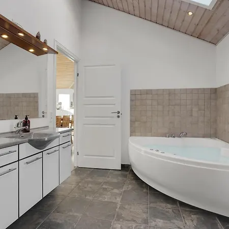 Awesome Home In Toftlund With Sauna *