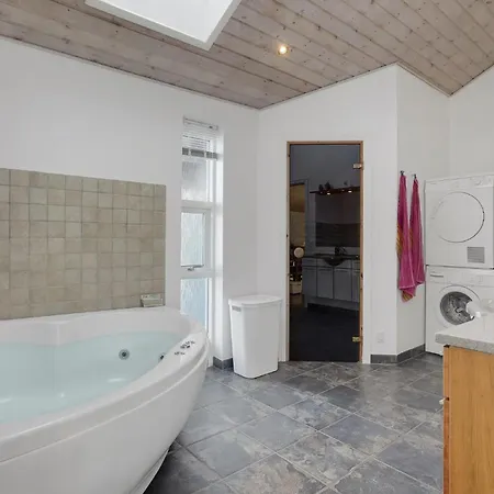Awesome Home In Toftlund With Sauna *